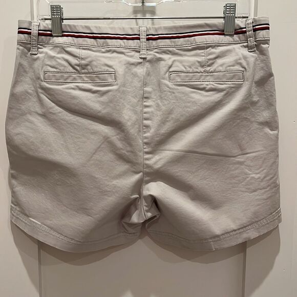 Tommy Hilfiger women's light beige colored shorts-FREE w/Bundle Purchase - Picture 2 of 7